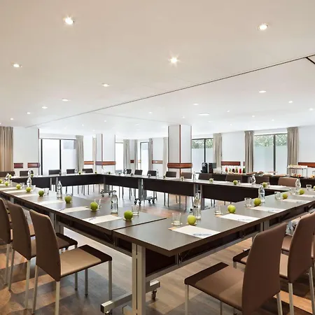 Western Premier Cmc Готель